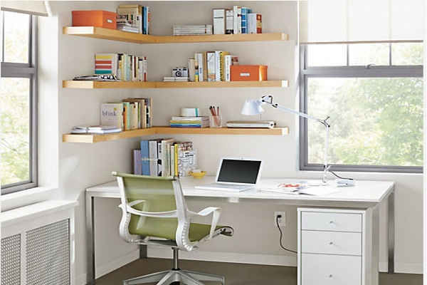 Góc trang trí học tập nên để cạnh cửa sổ để lấy ánh sáng tự nhiên 