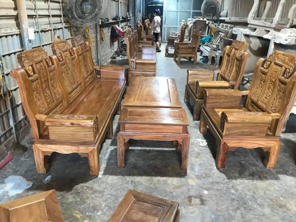 Bộ bàn ghế tiếp khách sang trọng bằng gỗ lim 