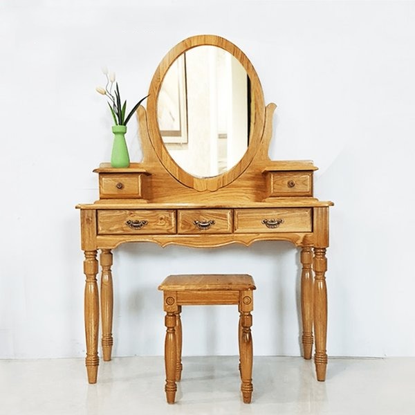 Bàn trang điểm bằng gỗ tự nhiên có khả năng chống mốc ẩm, chịu lực và dùng bền lâu