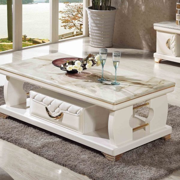 Lựa chọn bàn sofa có kích thước phù hợp với không gian và có sự đồng bộ về chất liệu màu sắc với những nội thất còn lại.